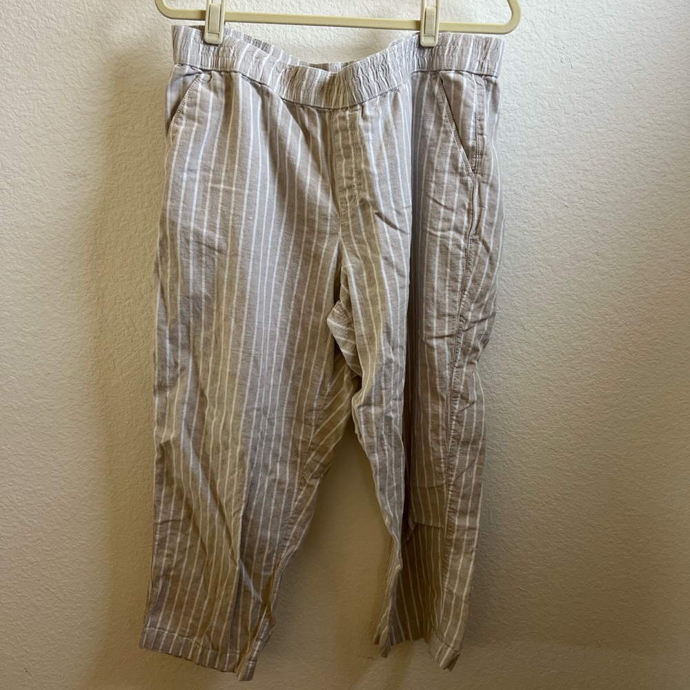 Sonoma Striped Cream & White Capris